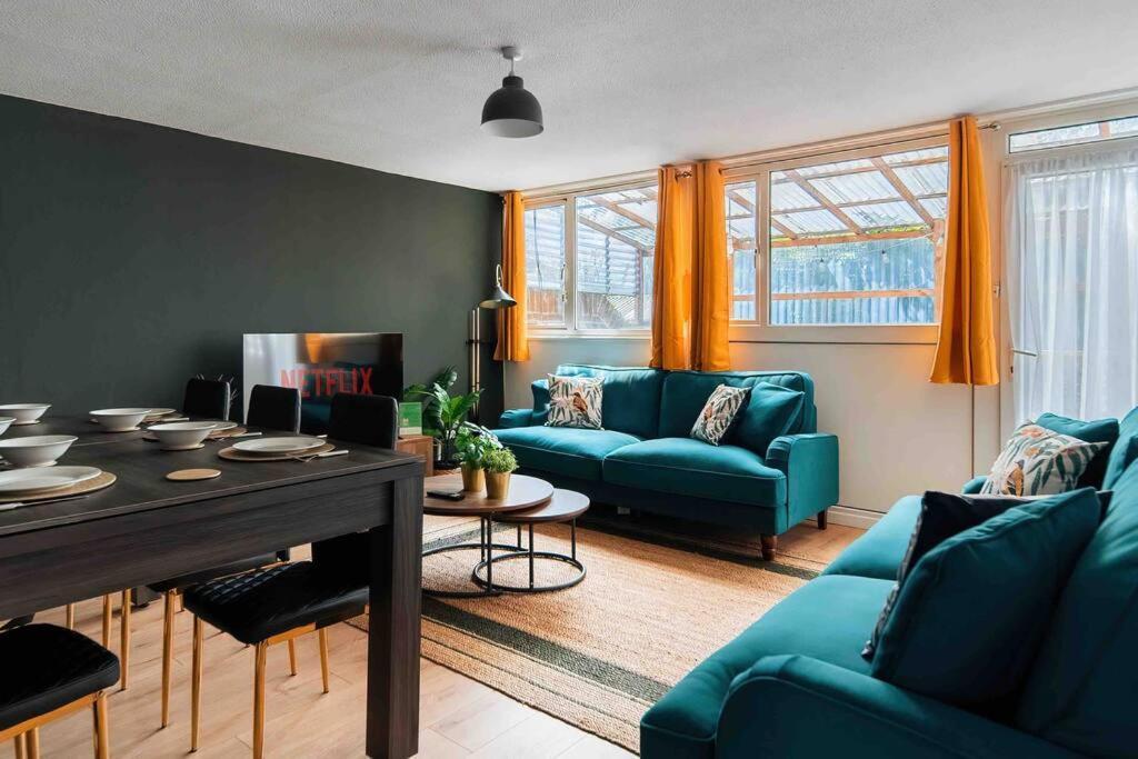 Contractor Base With Pool Table Case de vacanță Londra